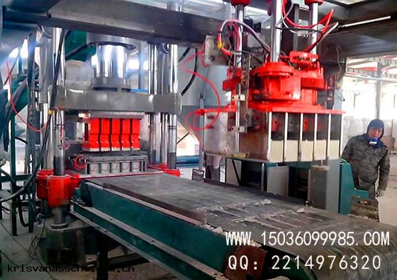 耐火材料壓磚機(jī)生產現場